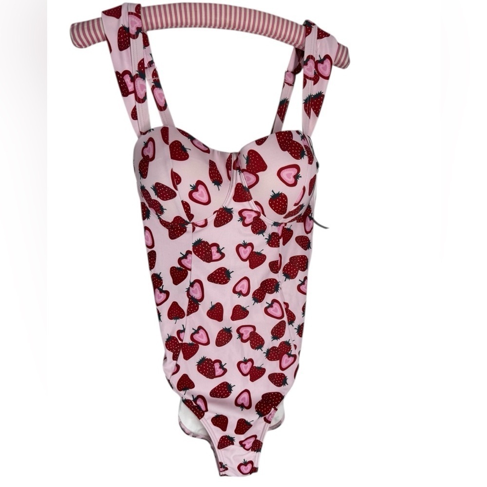 NWT ModCloth X Collectif collab strawberry swimsuit retro Large one piece